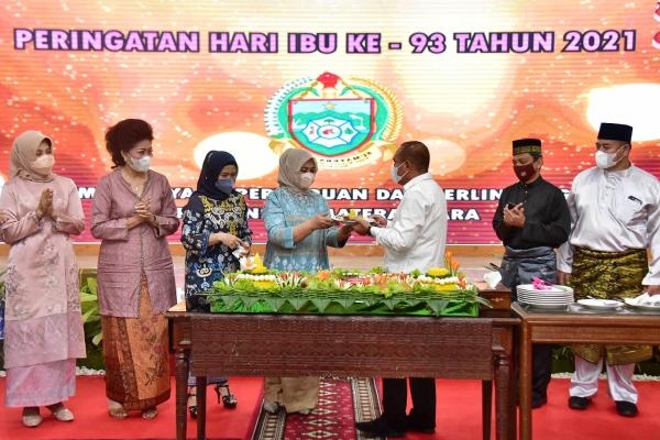 Peringatan Hari Ibu, Edy Rahmayadi Sebut Ibu adalah Motivasi Terbesarnya untuk Sukses